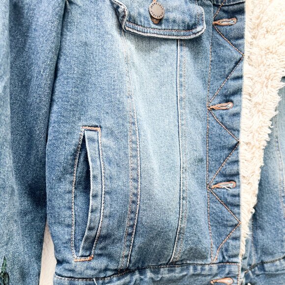 Sherpa Jean Jacket with Red Embroidered Flowers.  Size Small - Picture 6 of 11